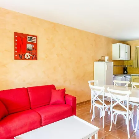 Holiday home Comfortable With Swimming Pool