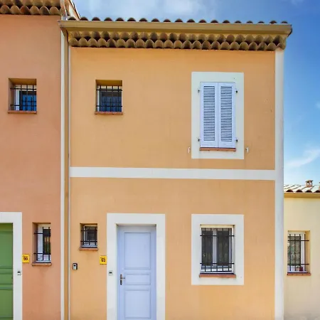 Holiday home Comfortable With Swimming Pool Arles