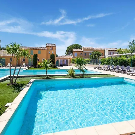 Holiday home Comfortable With Swimming Pool